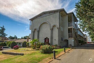 Building Photo - Mayfair Manor Apartments