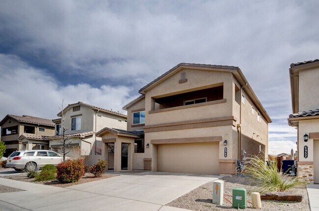 Foto del edificio - Amazing Four Bedroom in Highly Desired Wes...