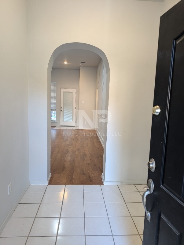 Building Photo - 7828 Blossom Dr