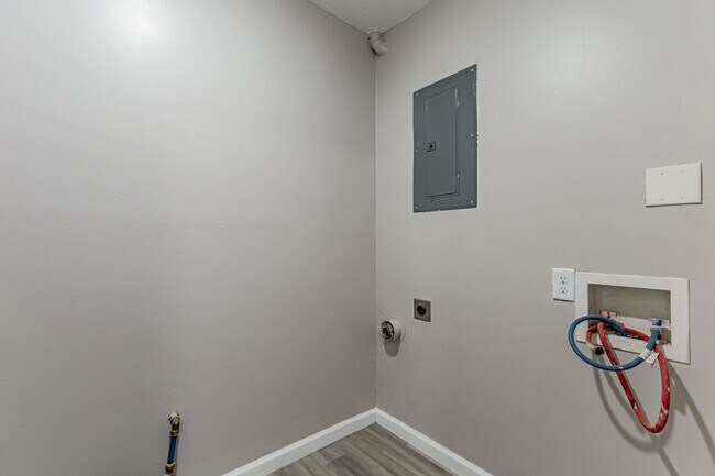 Foto del edificio - 1603 Kings Way