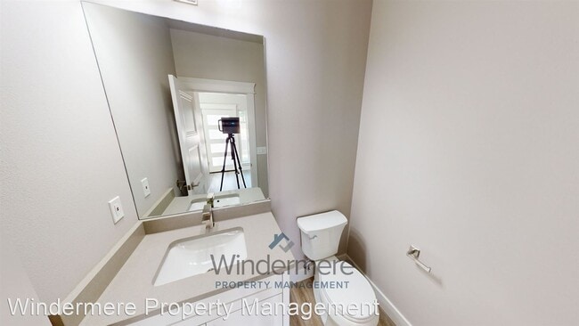 Building Photo - 3 br, 2.5 bath House - 838 SE Whispering C...