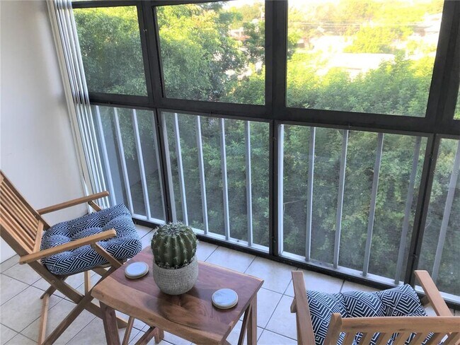 Foto del edificio - 4210 Ironwood Cir