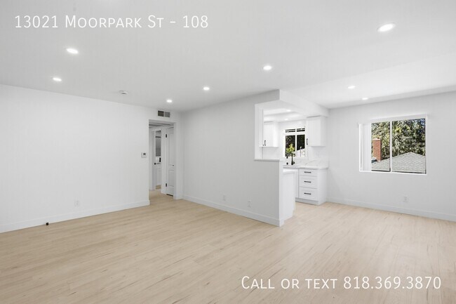 Foto del edificio - 13021 Moorpark St