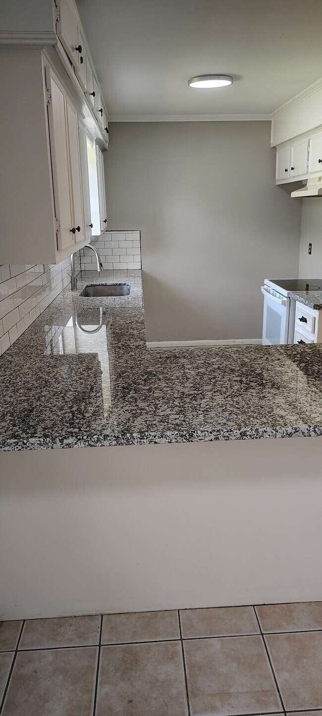 Foto del edificio - 4616 Singletary Rd