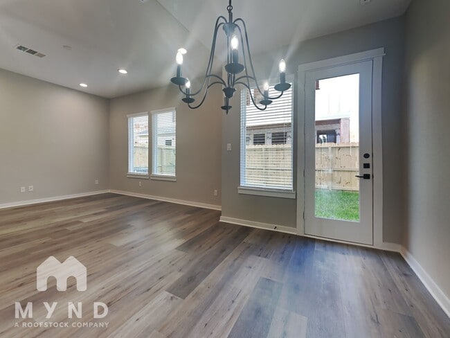 Building Photo - 6722 Parker Oaks Ln