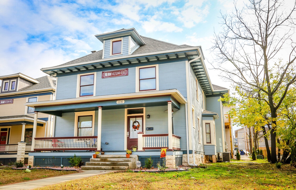 Unit A & B - Walnut Home - Behind Greek Row!