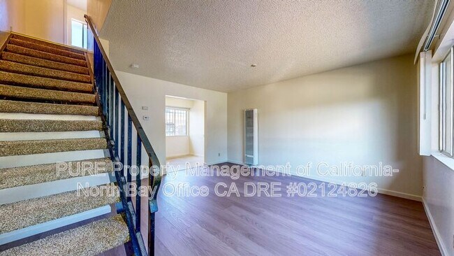 Building Photo - 1325 Edwards Ave