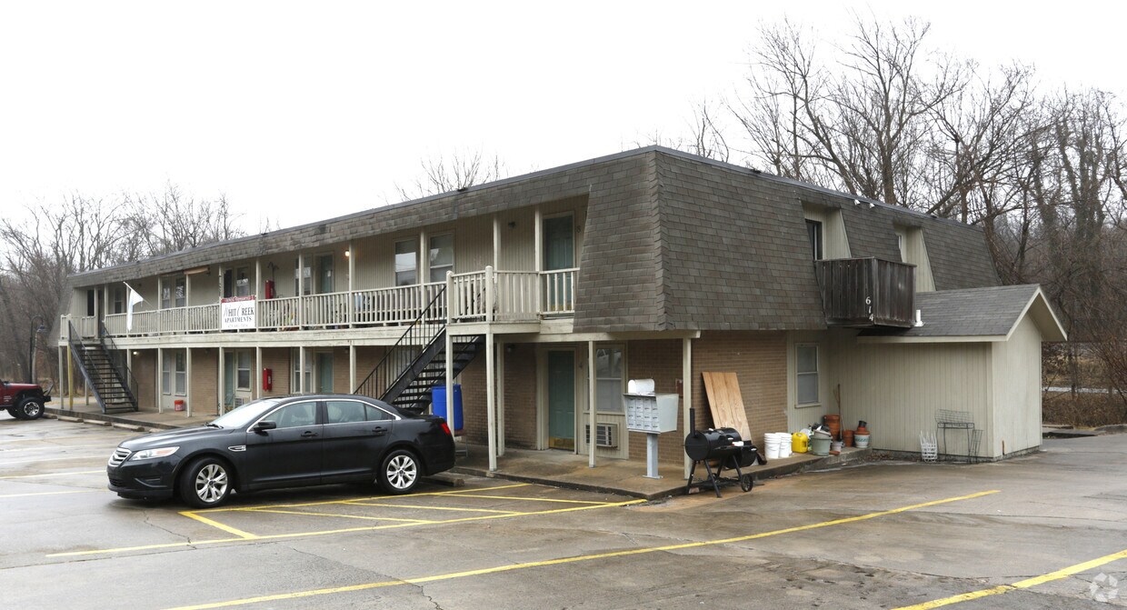 Primary Photo - 614 W Cleveland St