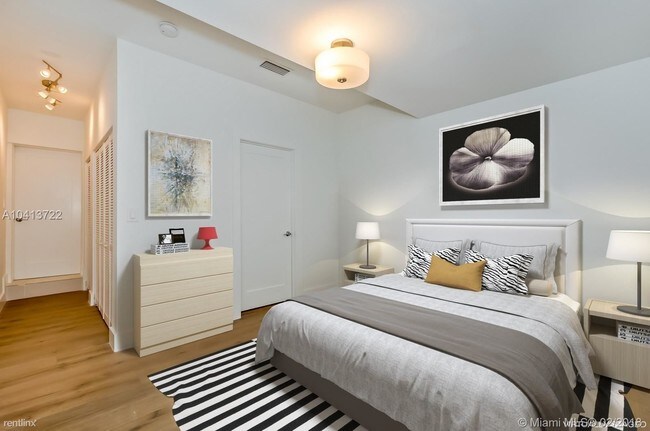 Building Photo - 485 NE 55th Terrace