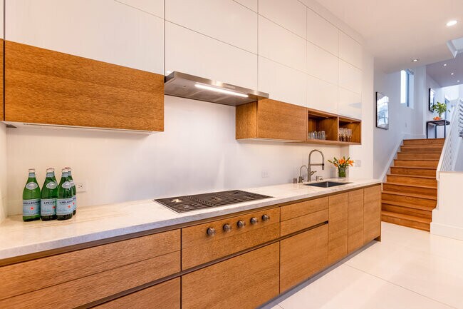 Building Photo - 542 Natoma St