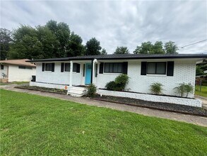 Building Photo - 1416 Vesta Ave