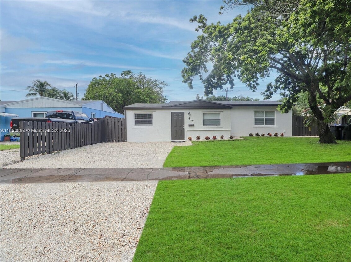 Photo - 817 SW 20th St FORT LAUDERDALE, FL 33315