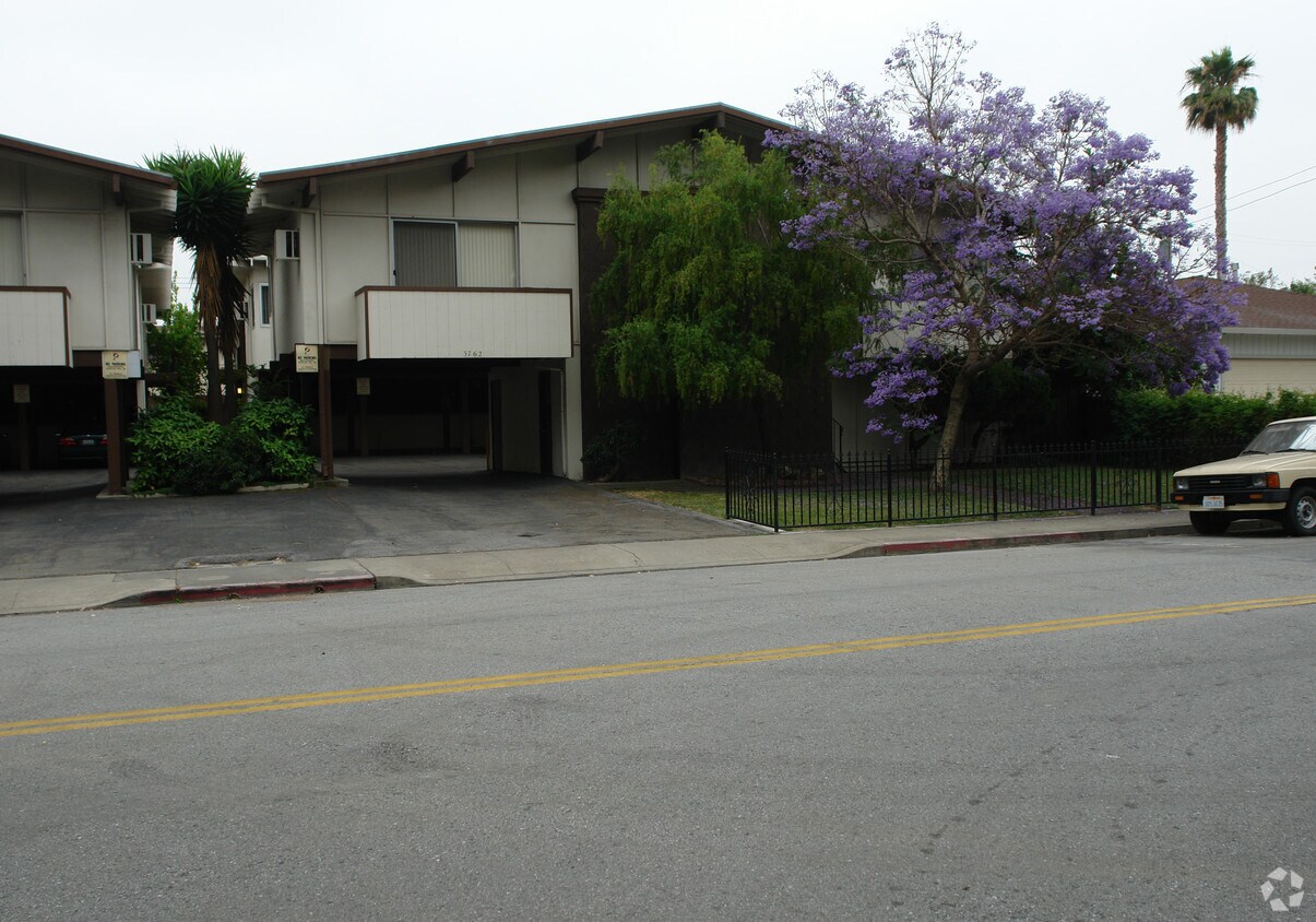 Foto del edificio - 3756 Poinciana Dr