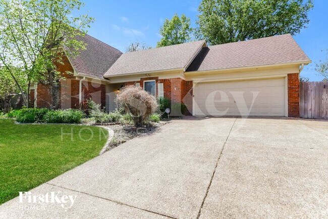 Foto del edificio - 3707 Oak Forest Dr