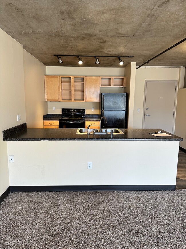 2 bedroom kitchen - Broadway Plaza Lofts