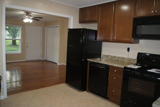Building Photo - 2320 Norris Ln