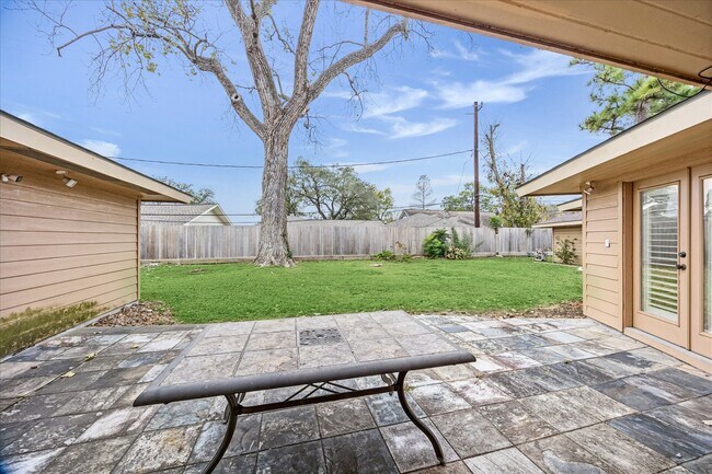 Building Photo - 9106 Riddlewood Ln