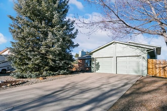Building Photo - 3040 Zephyr Dr