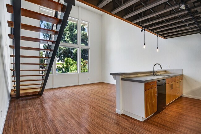 Foto del edificio - Trendy Live Work Loft Kensington Park Plaza