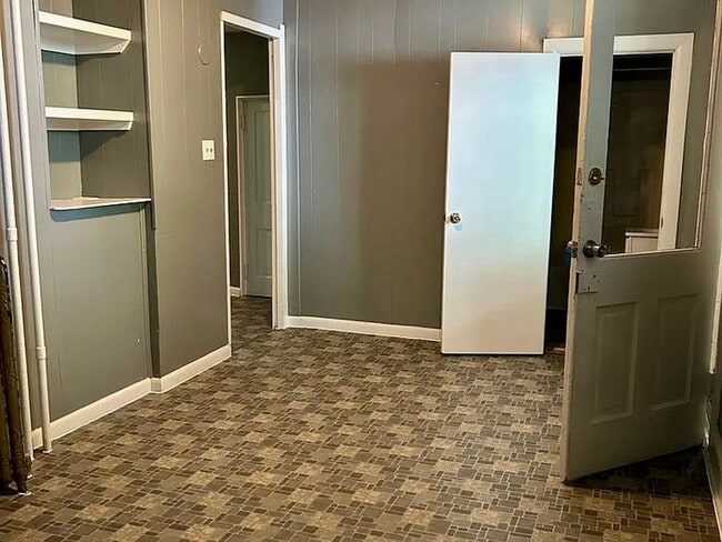 Building Photo - 25 N Washington St