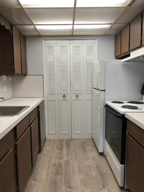Foto del edificio - 60 Greentree Ln