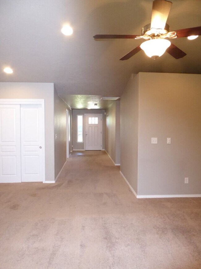 Building Photo - 3 br, 2 bath House - 21144 SE Darnel Avenue