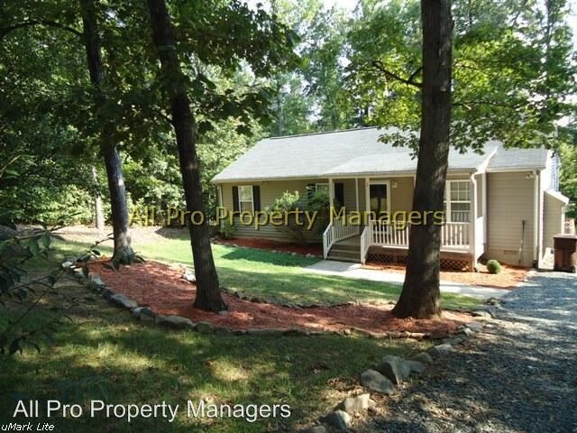 Foto principal - 3 br, 2 bath House - 2 Kingswood Road