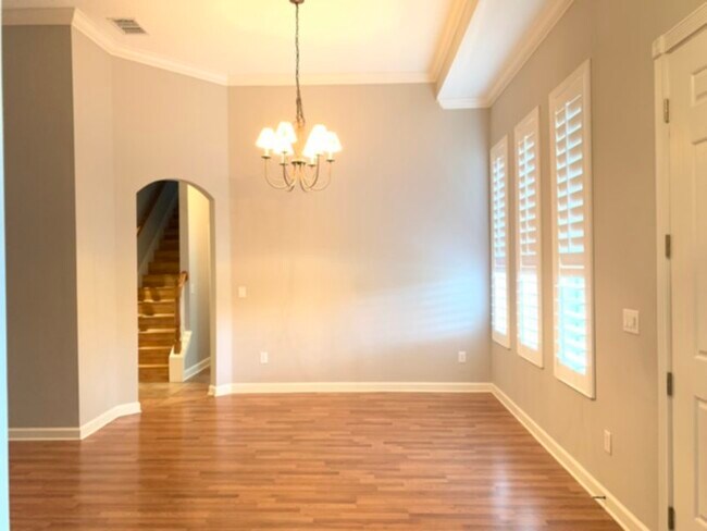 Foto del edificio - BEAUTIFUL SINGLE FAMILY HOME IN GATED COMM...