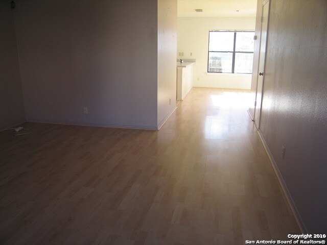 Foto del edificio - 5106 Kenton Ash