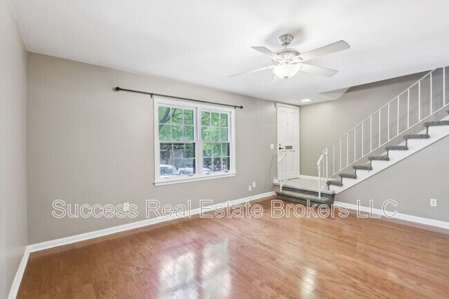 Foto del edificio - 14 Glenald Way NW