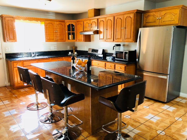 Photo - 11456 Mclaren St House