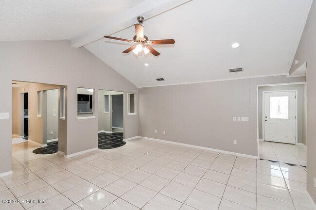 Building Photo - 1008 Turtle Creek Dr N