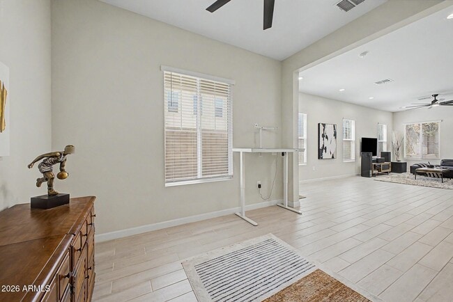 Building Photo - 5038 E Anderson Dr