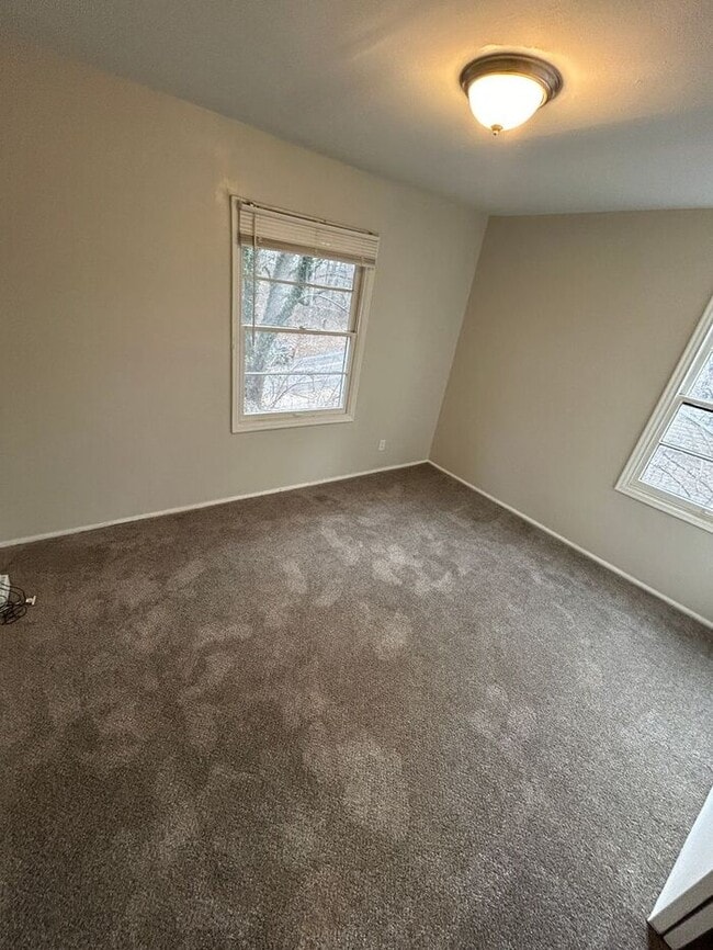Foto del edificio - Cozy 3-Bedroom Home in a Convenient and Fa...