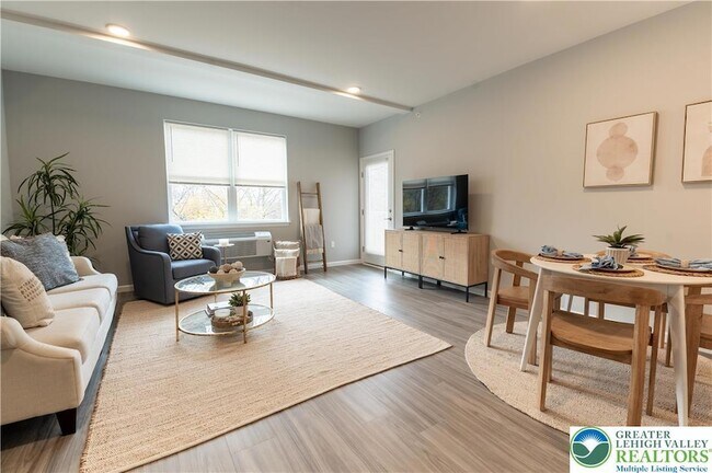 Foto del edificio - 948 N Front St