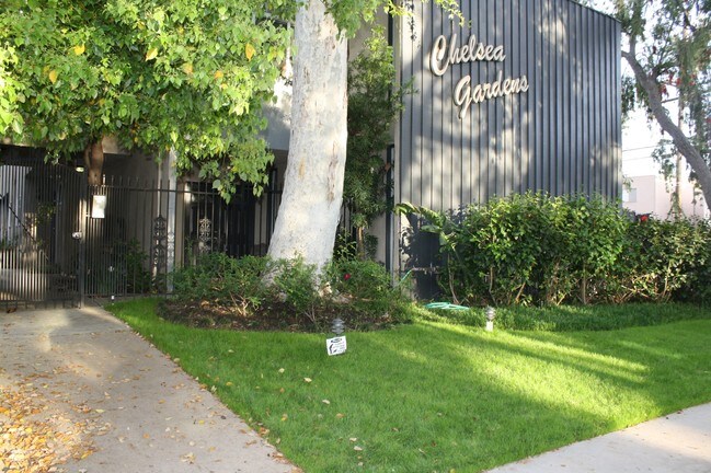Foto del edificio - 4824 Satsuma Ave. Apartments
