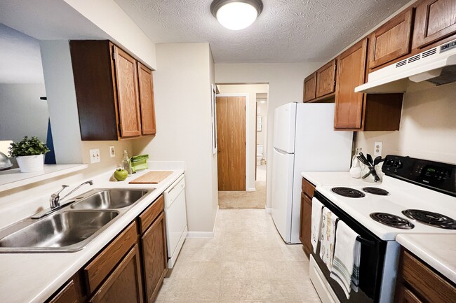 Building Photo - The Vinings Apartments