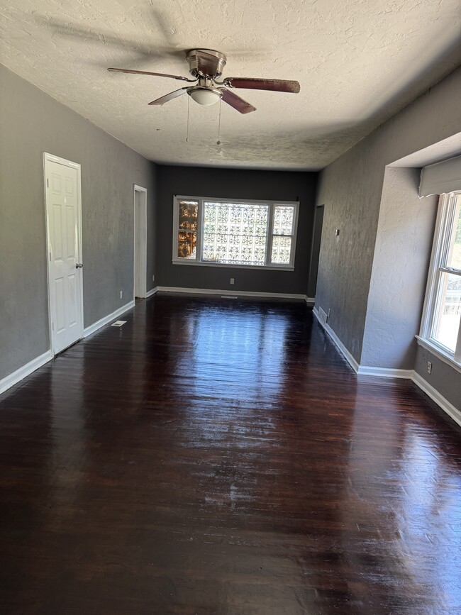 Building Photo - 1335 Yecker Ave