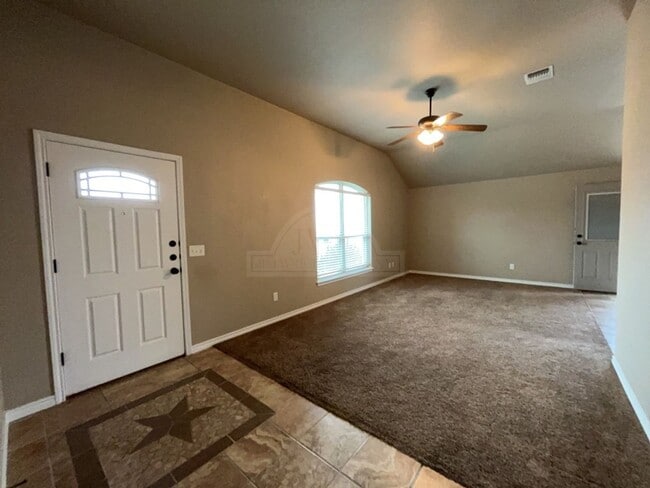 Foto del edificio - 203 Sladecek Dr