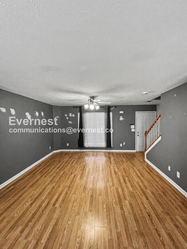 Foto del edificio - 142 Oak Valley Cir