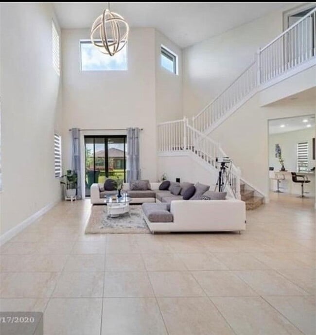 Foto del edificio - 11795 Waterway Cir