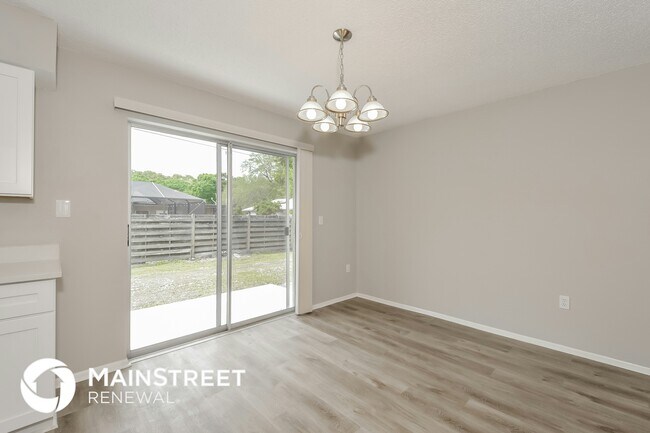 Building Photo - 4715 Almanza Ave