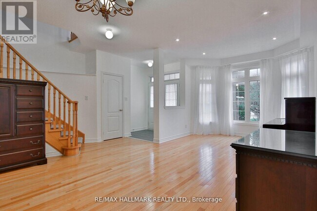 Building Photo - 15 Briarglen Rd