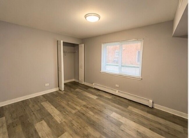 Foto del edificio - 5009 N River Rd