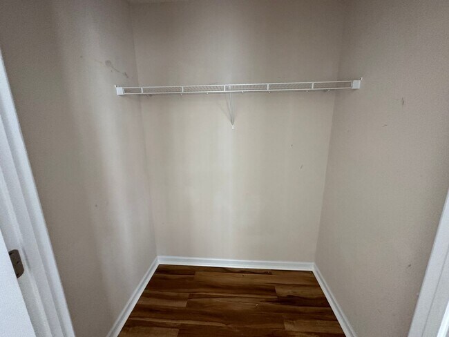 Foto del edificio - 3-bedroom, 3.5-bathroom nestled in Wyndhurst VA.