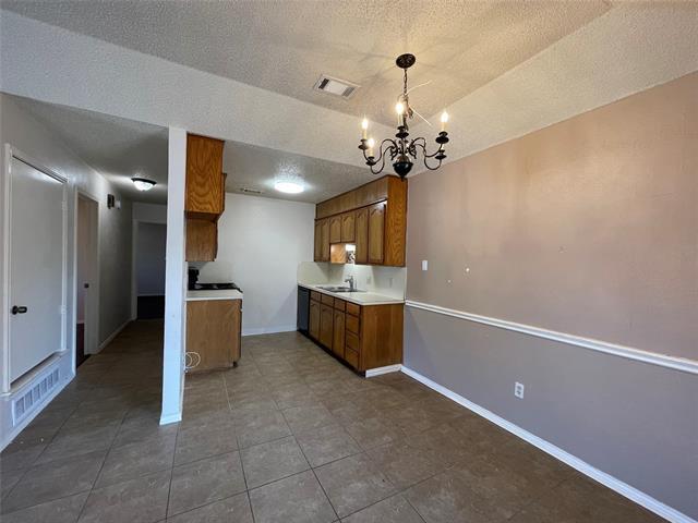 Building Photo - 6601 Laura Ann Ct