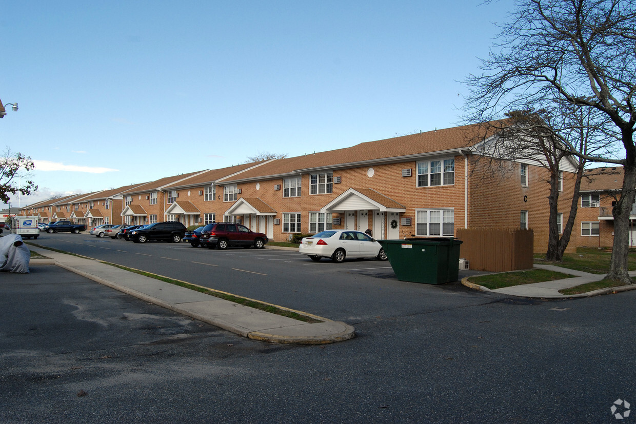 Building Photo - Ocean Heights Manor