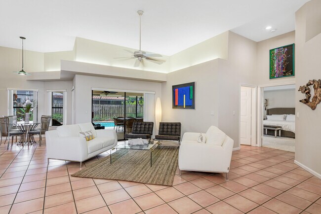 Foto del edificio - 1956 Lynton Cir