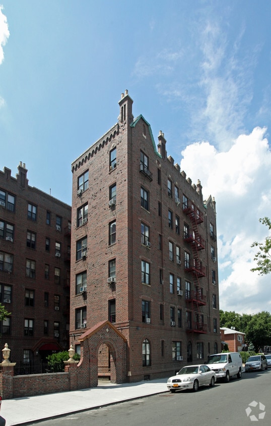 Primary Photo - 35-28 153rd St