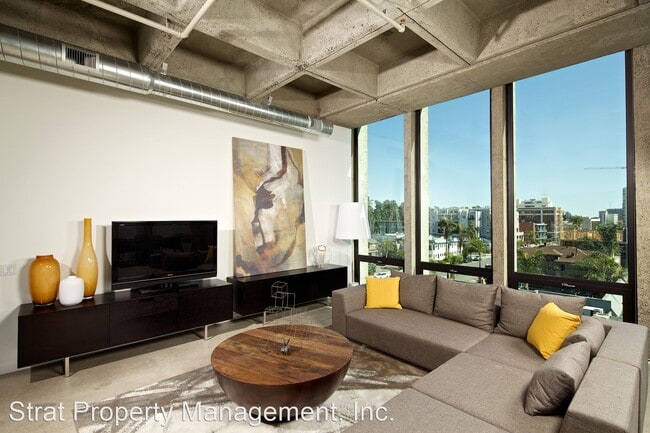 Building Photo - 440 Upas St